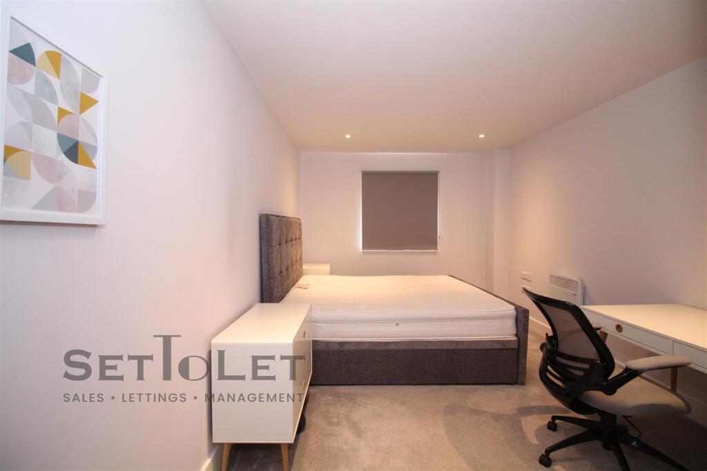 Apartment in Leicester - More