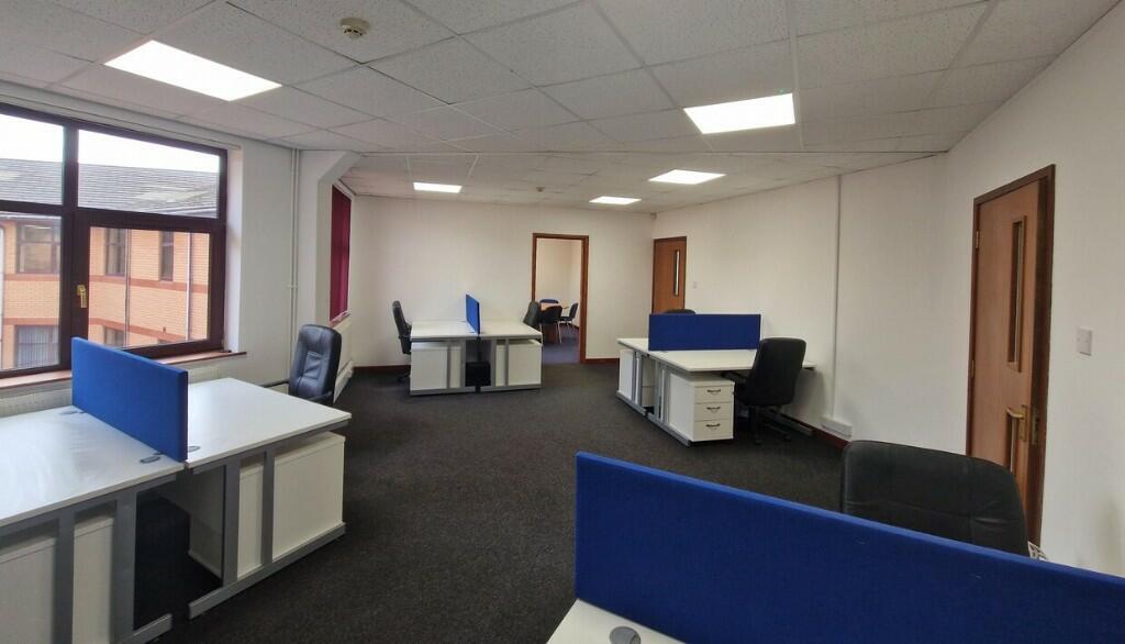 735 sq ft Suite