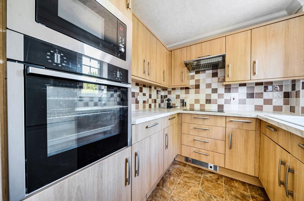 Apartment in Havant, Hampshire - More