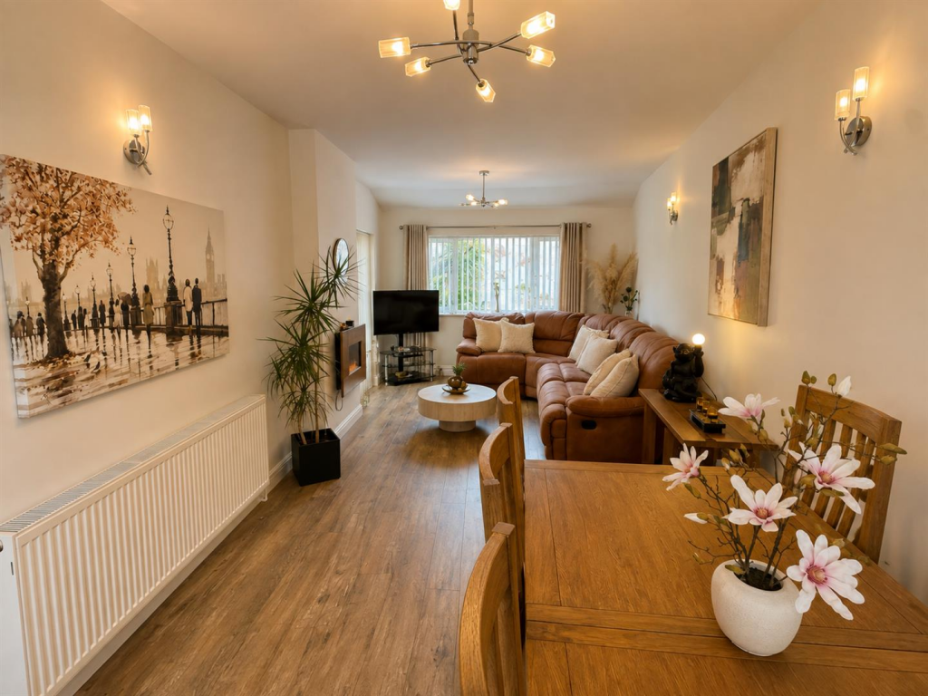 House in Heswall, Liverpool City Region - View 5