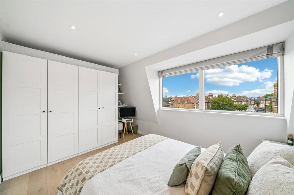 Apartment in London - View 4