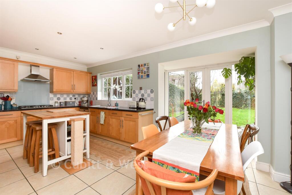 West Meads, Horley, Surrey - View 2