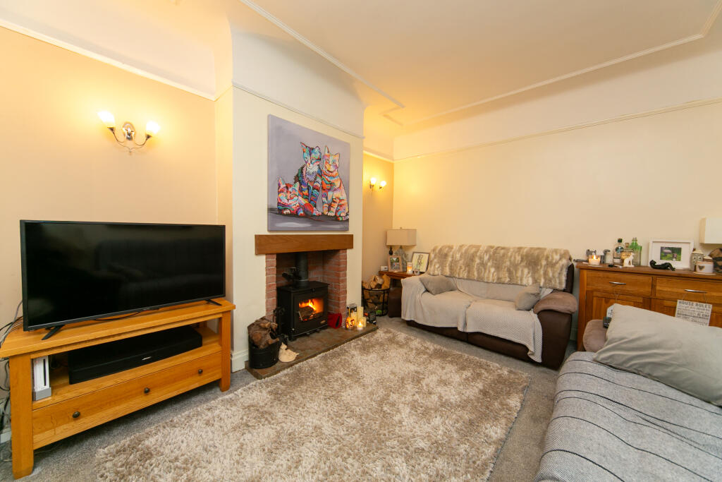 Chester Road, Whitby, CH65 photo 3