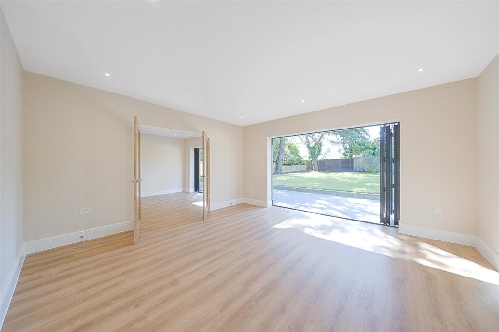 Lions Lane, Ashley Heath, Ringwood, Dorset, BH24 photo 3