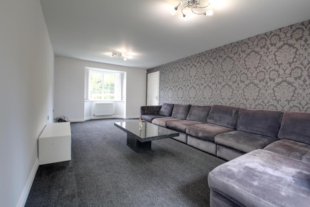 House in Bradford, Fourlands, Idle - View 5