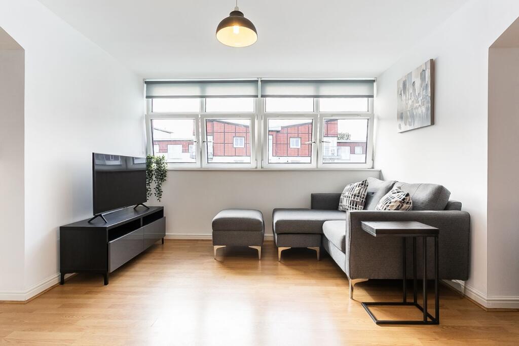 Apartment in Edinburgh, Leith Central - View 4