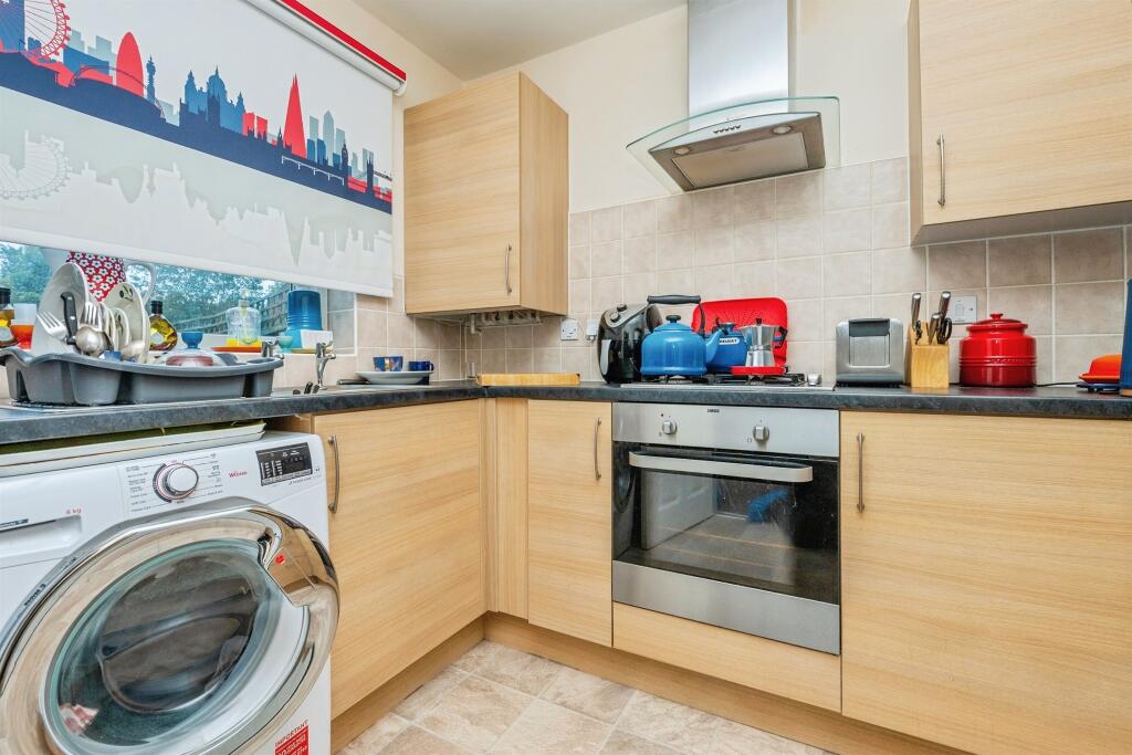 Woodgate Close, Redditch photo 5