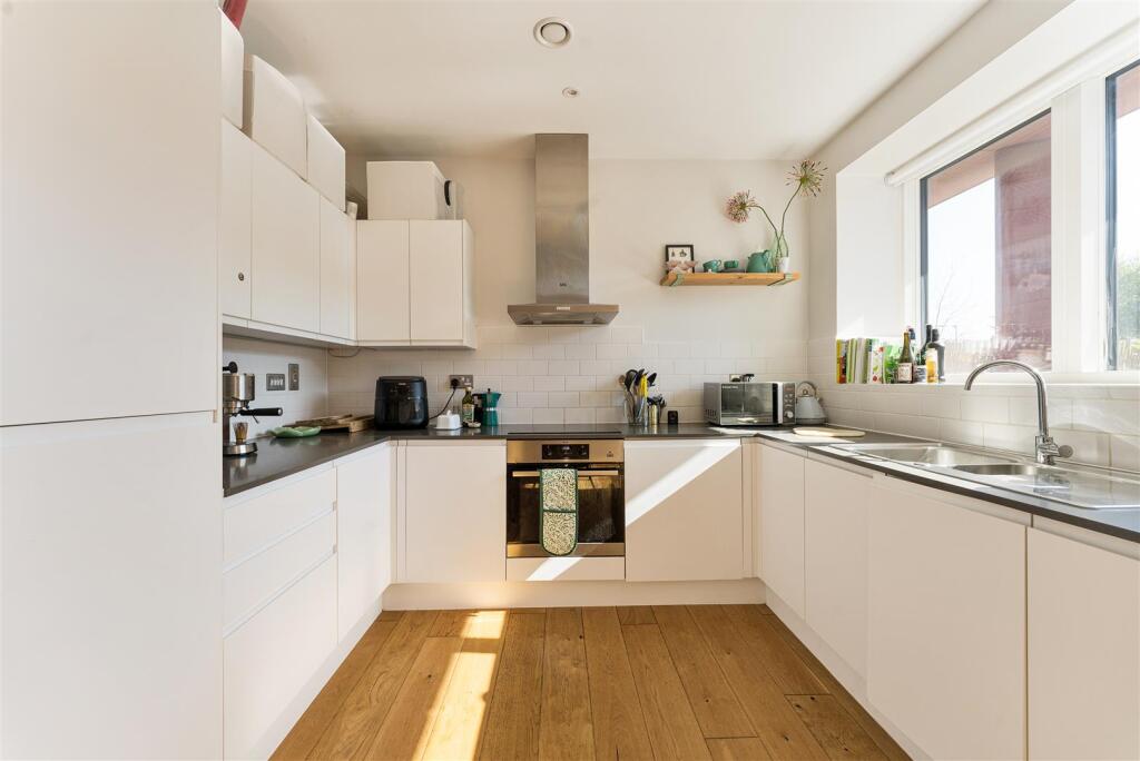 Apartment in London - View 3