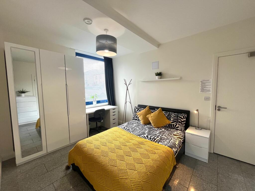 Main image of property: Wollaton Road, Beeston NG9 2NG