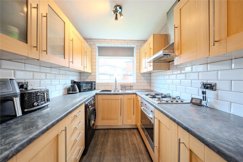 House in Leeds, Bradley Hill, Bramley - View 4