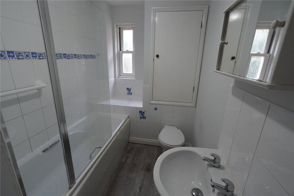 Apartment in Ryde, Elmfield - More