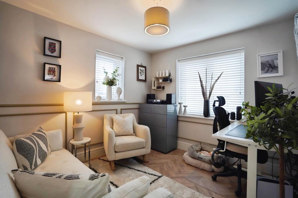 House in Mansfield, Nottinghamshire - View 4