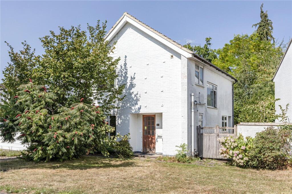 3-bed detached on Cobs Way, New Haw, Addlestone, Surrey, KT15, £475,000