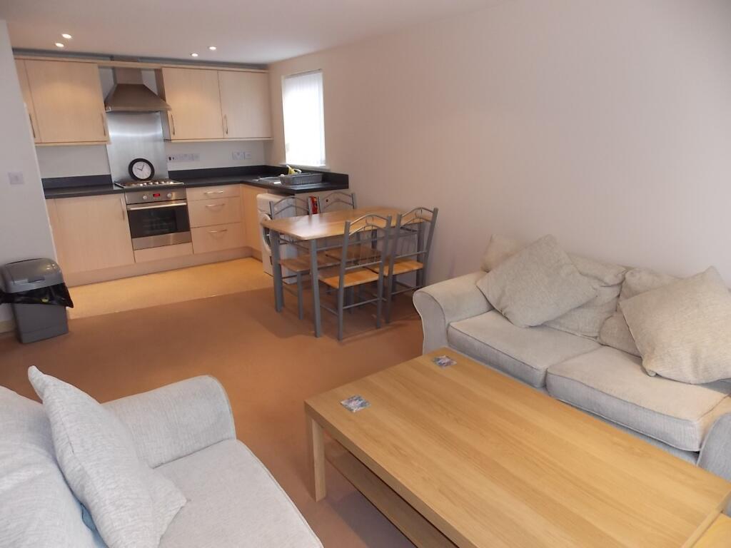 Apartment in Newcastle upon Tyne, South Gosforth - View 5