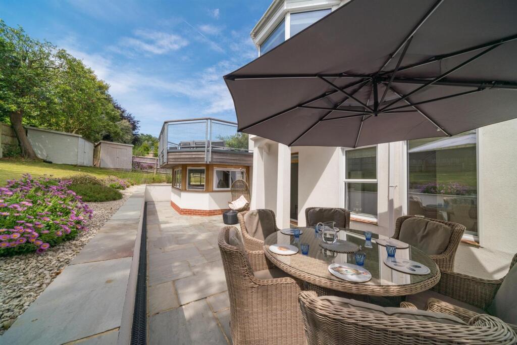 House in Isle of Wight, Nettlestone and Seaview - More