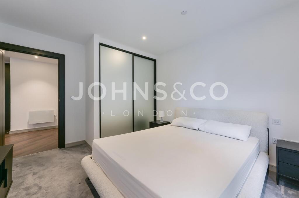 Apartment in Spelthorne, Surrey - More