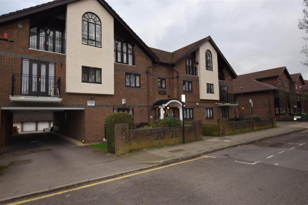 Main image of property: Cargrey House, 58 Marsh Lane, Stanmore