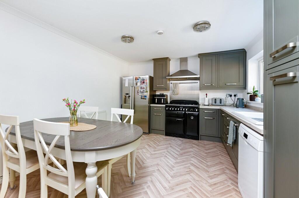 Main image of property: Oxford Road, Owlsmoor, Sandhurst