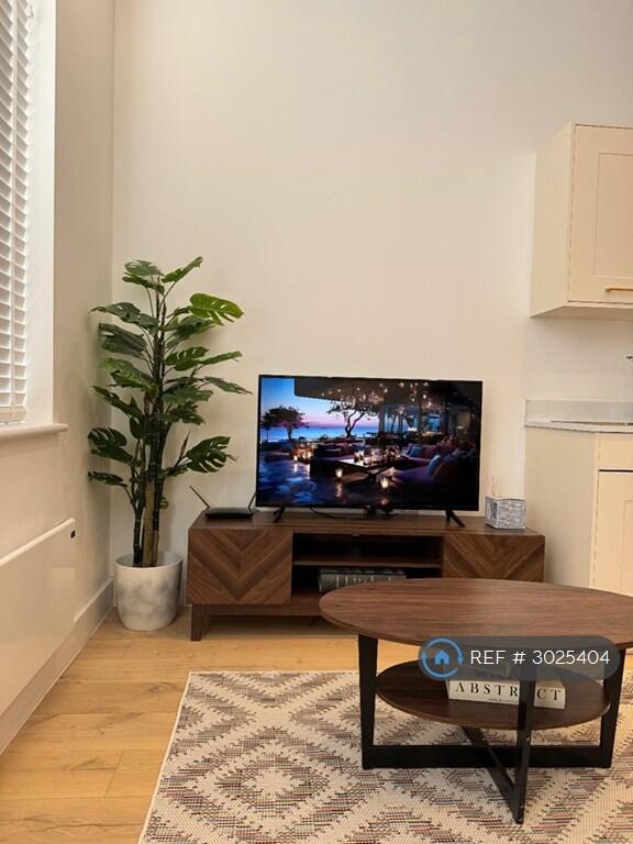 Apartment in Manchester - View 5