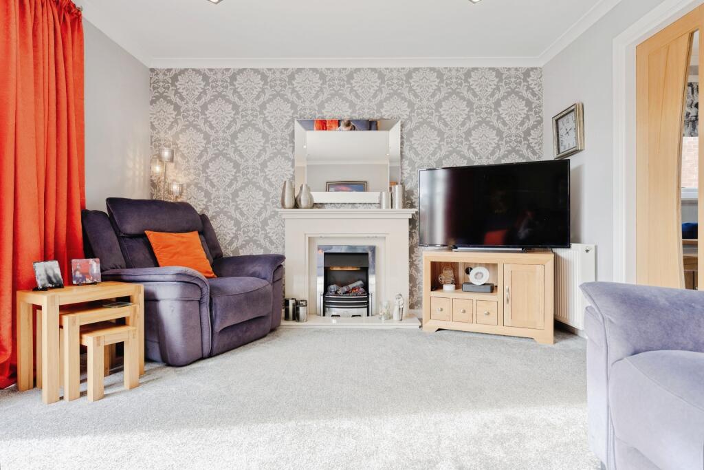 House in Hamilton, Barncluith, Silvertonhill - More