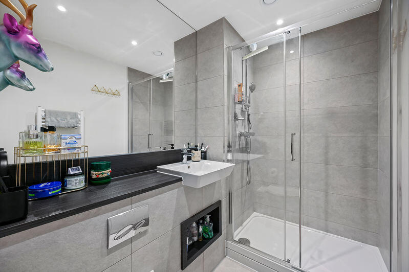 Apartment in Harrow - View 4