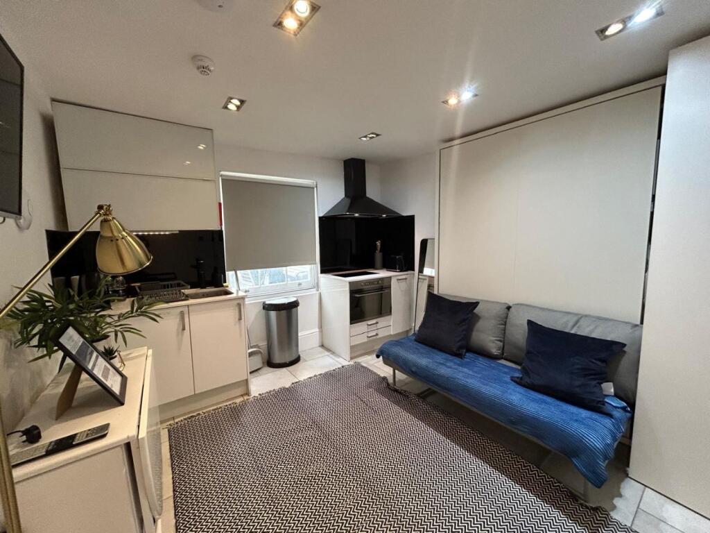 Studio flat for rent