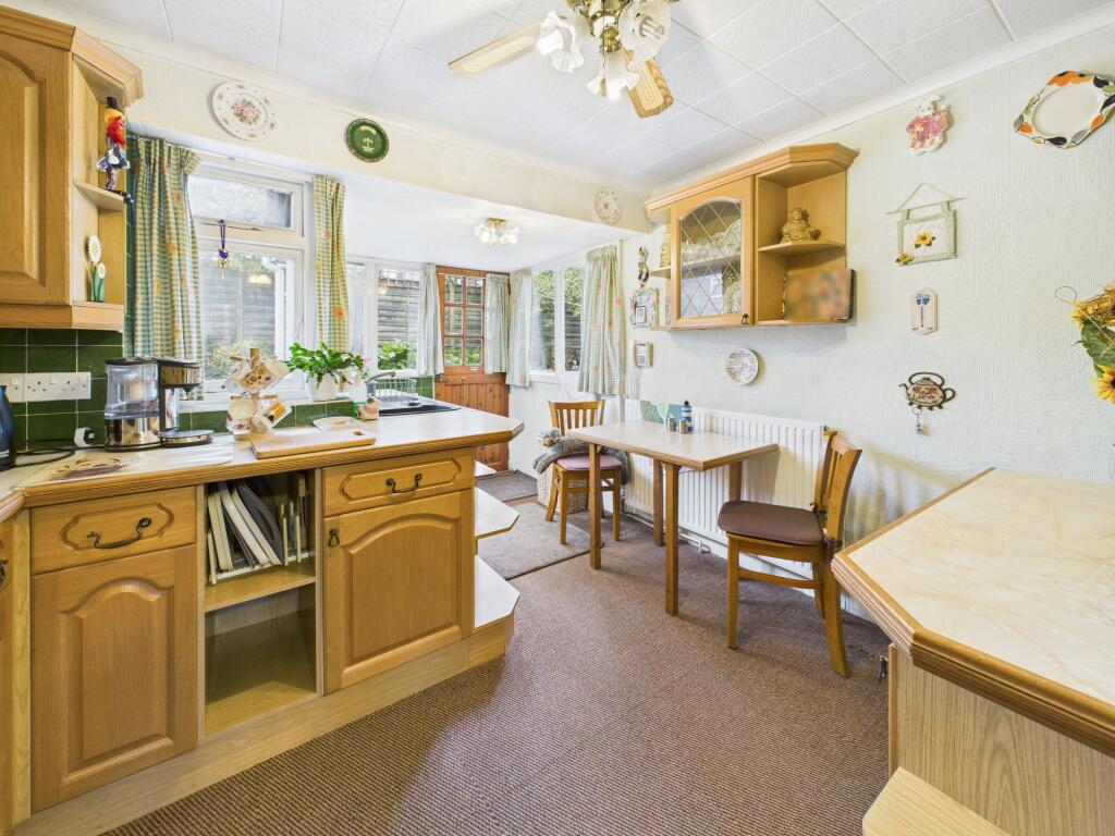 Greenbank Drive, Sutton in Ashfield, Nottinghamshire photo 3