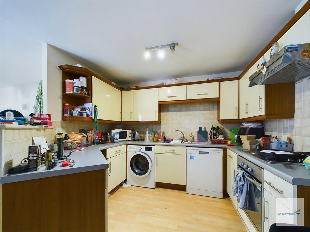 Apartment in Nottingham, Carrington - View 3