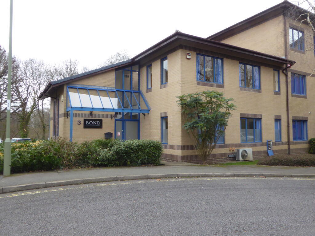 Main image of property: 13 East Links, Tollgate, Chandler's Ford, Hampshire