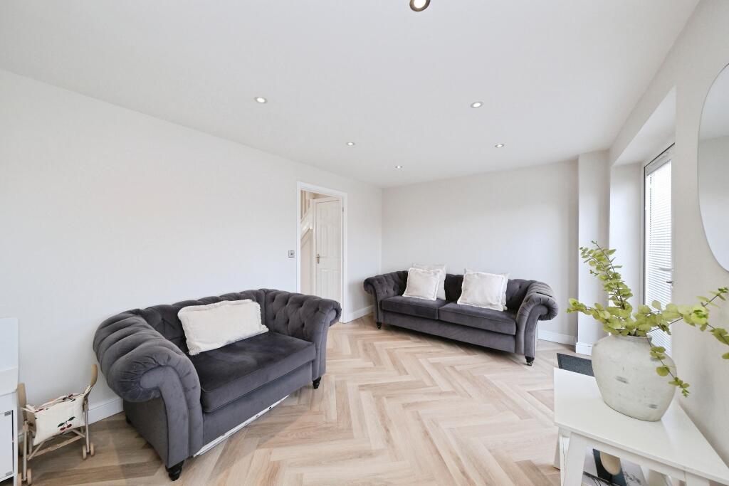 House in Ashfield, Hucknall - View 4