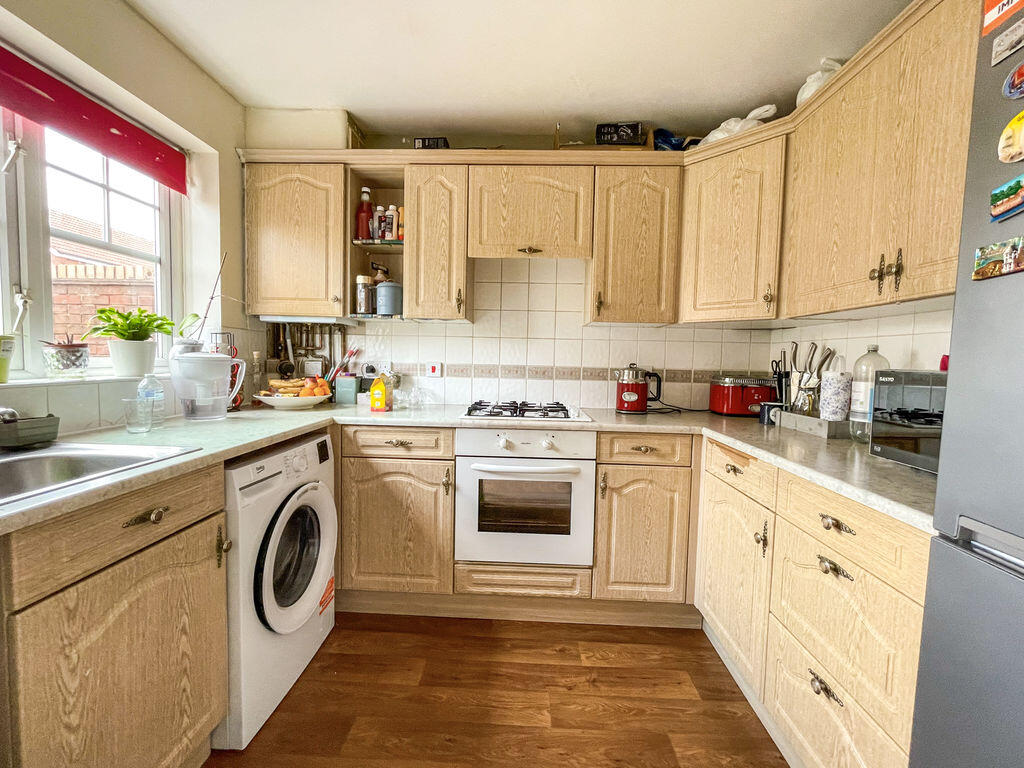 Terrier Close, Grange Park, Hedge End, SO30 photo 3