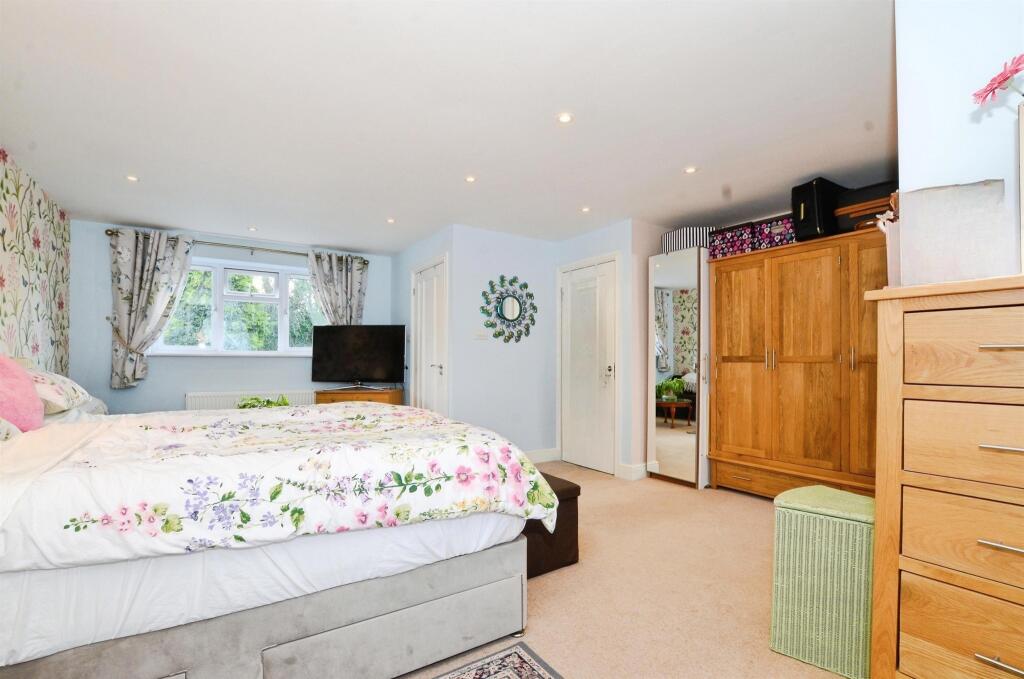 Additional image 7 of Wroxham Way, Harpenden