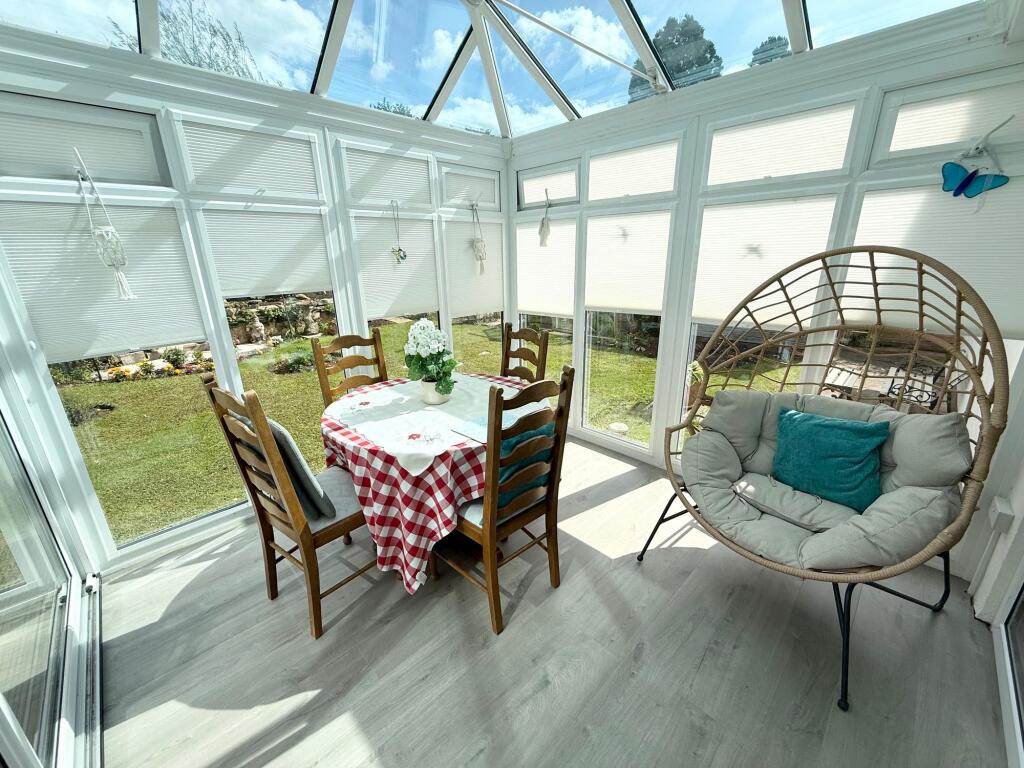 Aspen Drive, Verwood, BH31 photo 3
