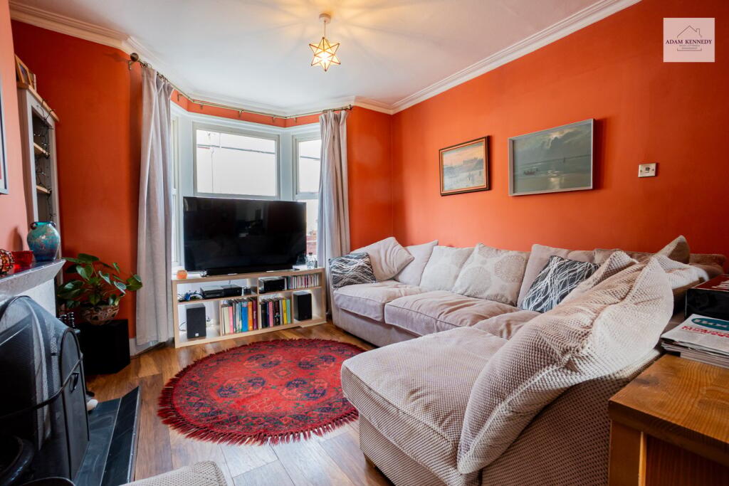 Henderson Road, London, N9 photo 2
