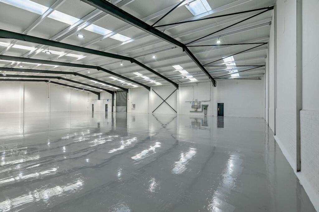 8665310interior17800.jpg