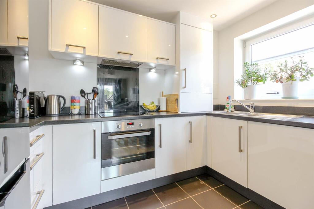 Main image of property: Shingly Place, North Chingford E4