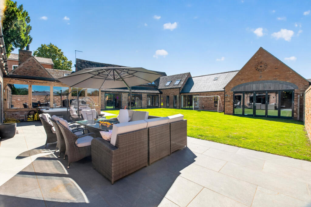 Main image of property: Coventry Road, Cawston, Rugby Warwickshire CV23 9JP