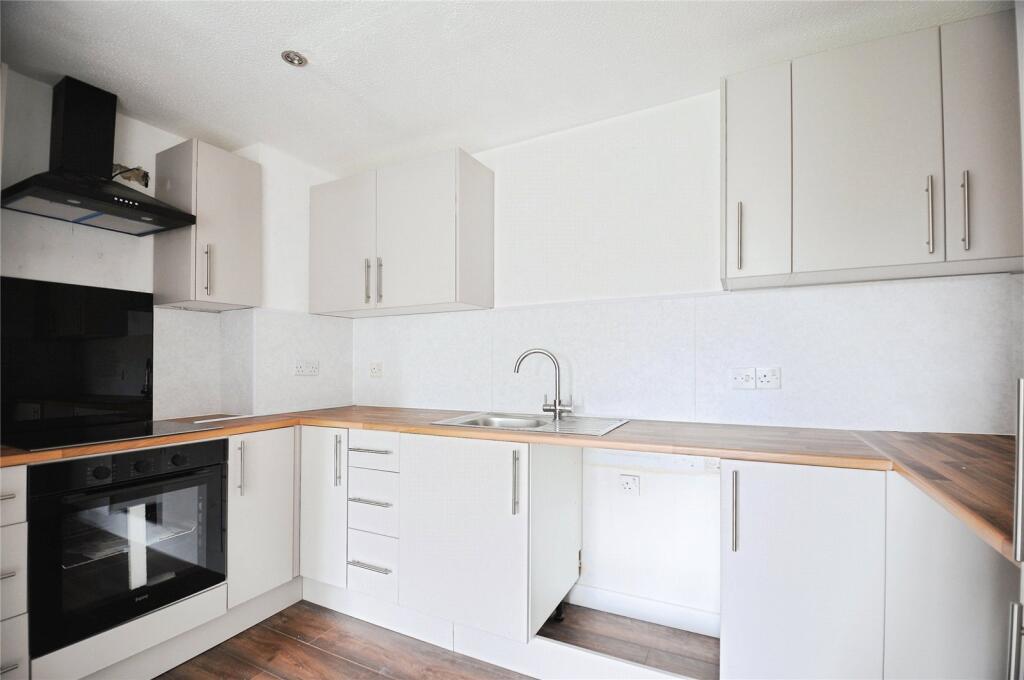 Apartment in St Albans - View 5