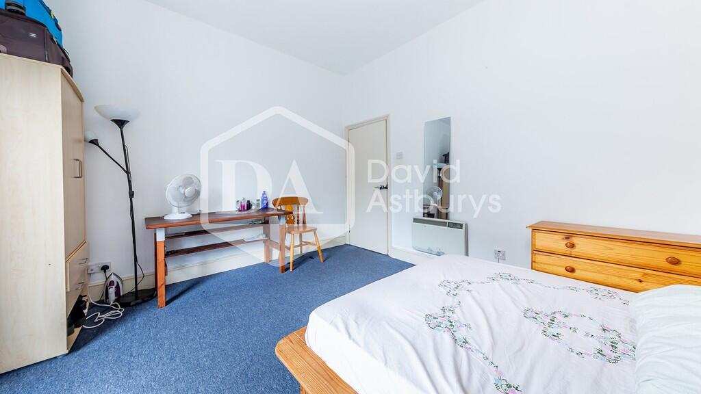 Apartment in London - More