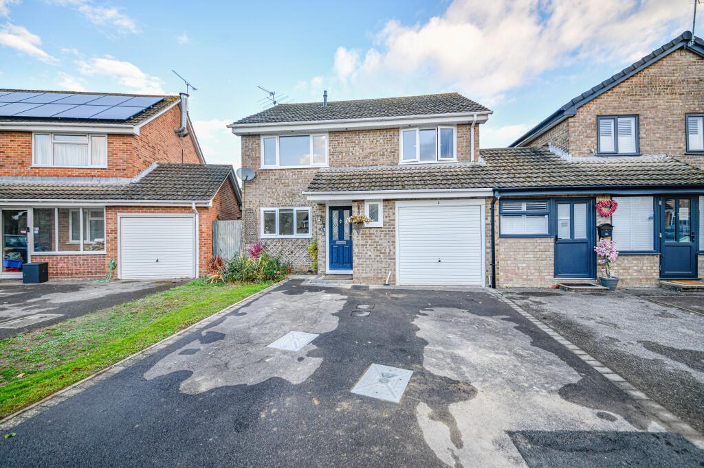 4-bed detached on Longfield Road, Fair Oak, Eastleigh, £500,000