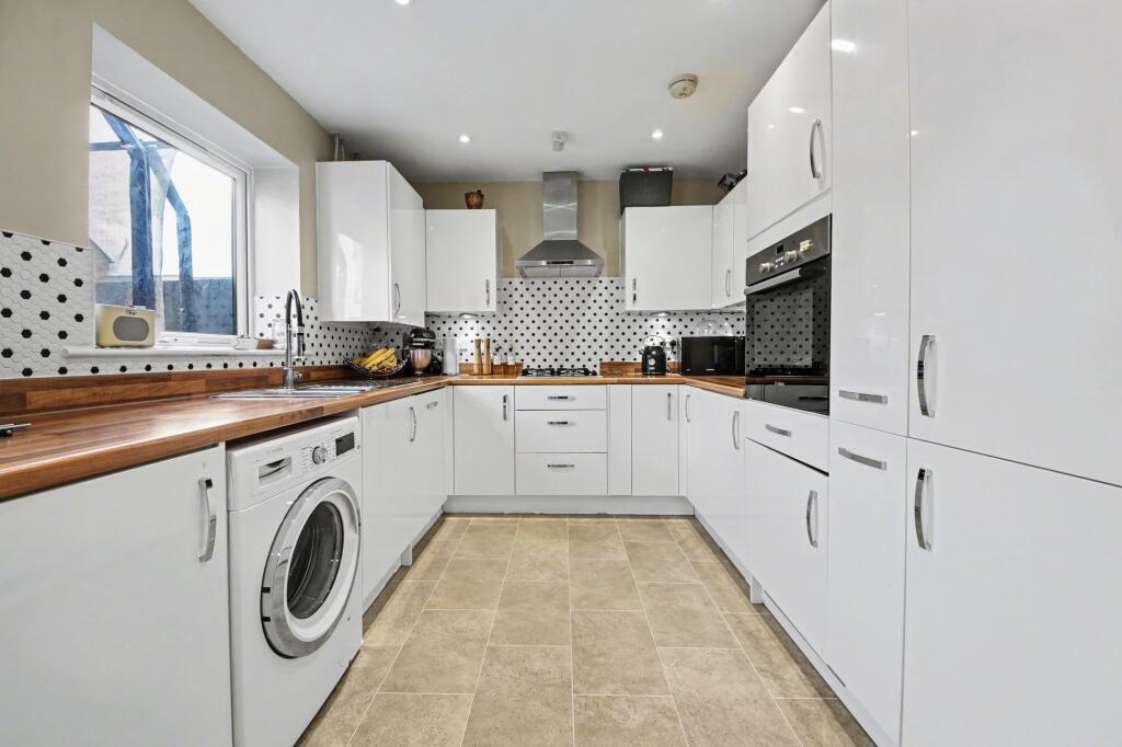 Mansfield Park Street, Harefield, SO18 photo 3