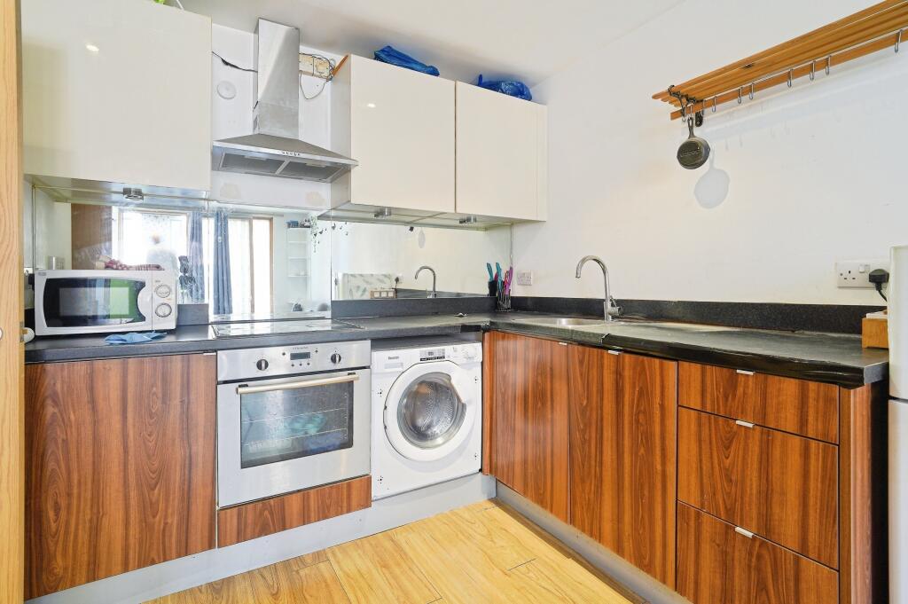 1 Arboretum Place, Barking, IG11 photo 3