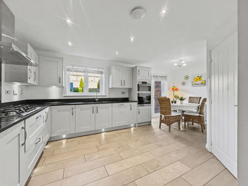 Oak Tree Road, Stokesley photo 5