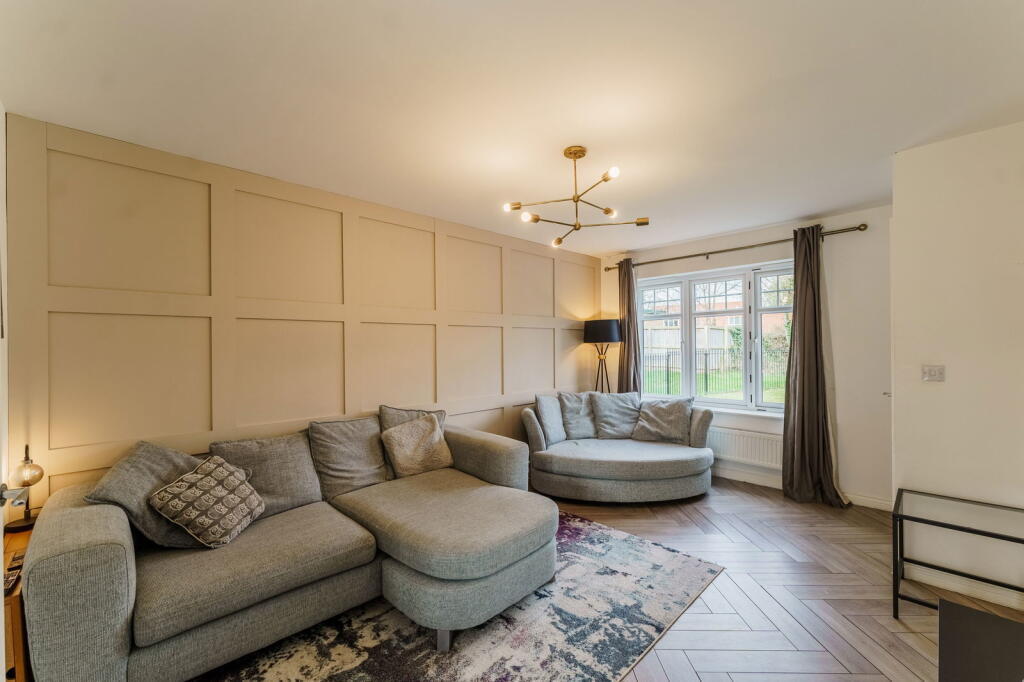 Talbot Row, Snaith, Goole, DN14 9FH photo 2