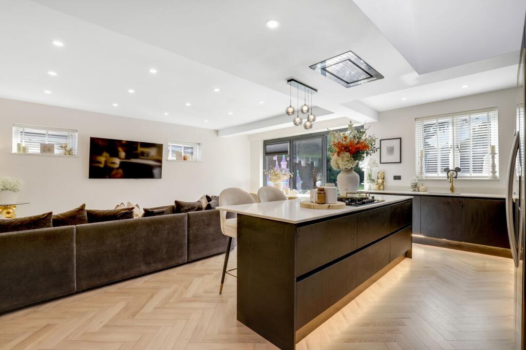 House in Nottingham - View 5