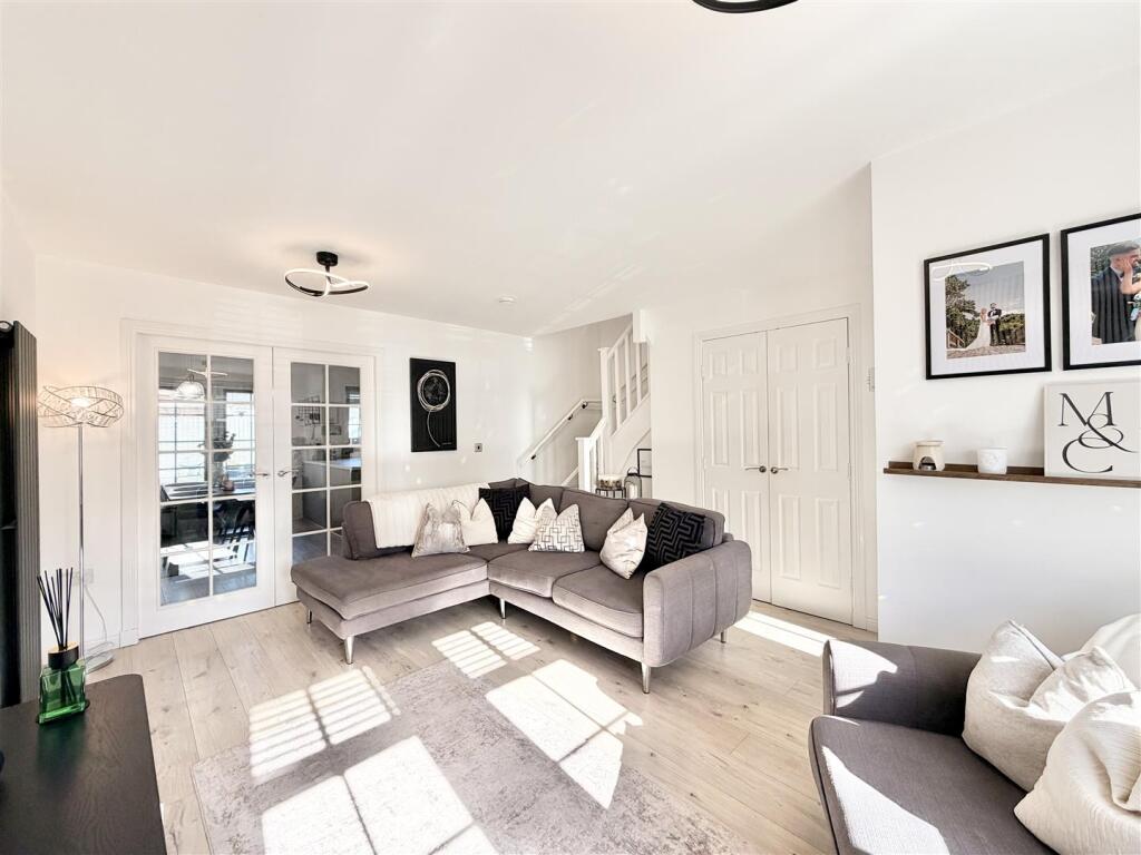 House in Motherwell, Brannock Park, Carfin - More