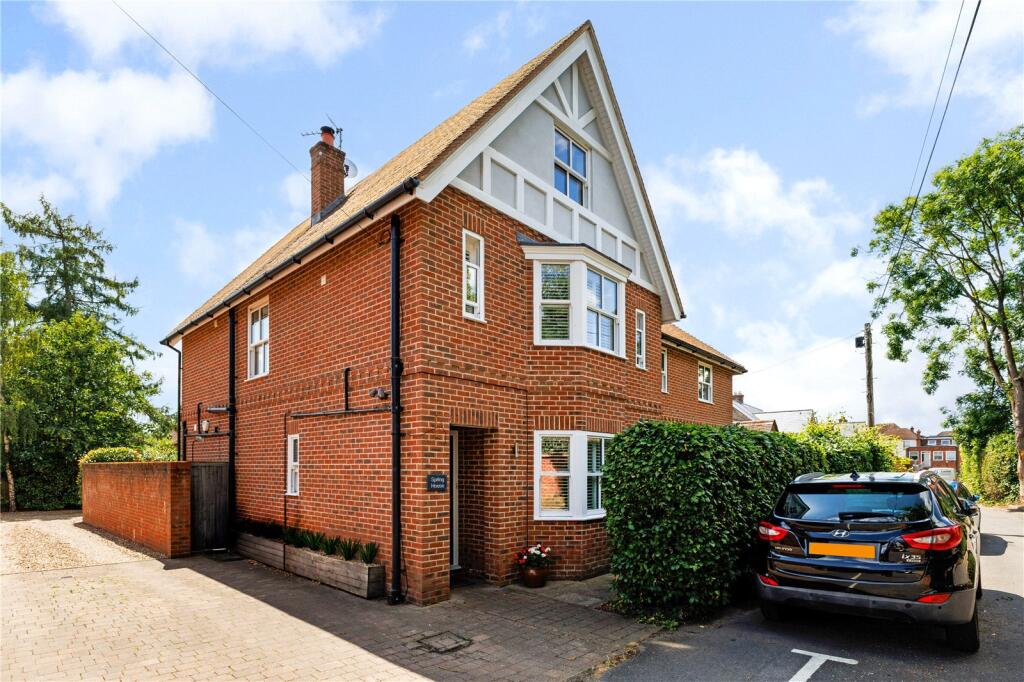 Main image of property: Cromwell Gardens, Marlow, Buckinghamshire, SL7