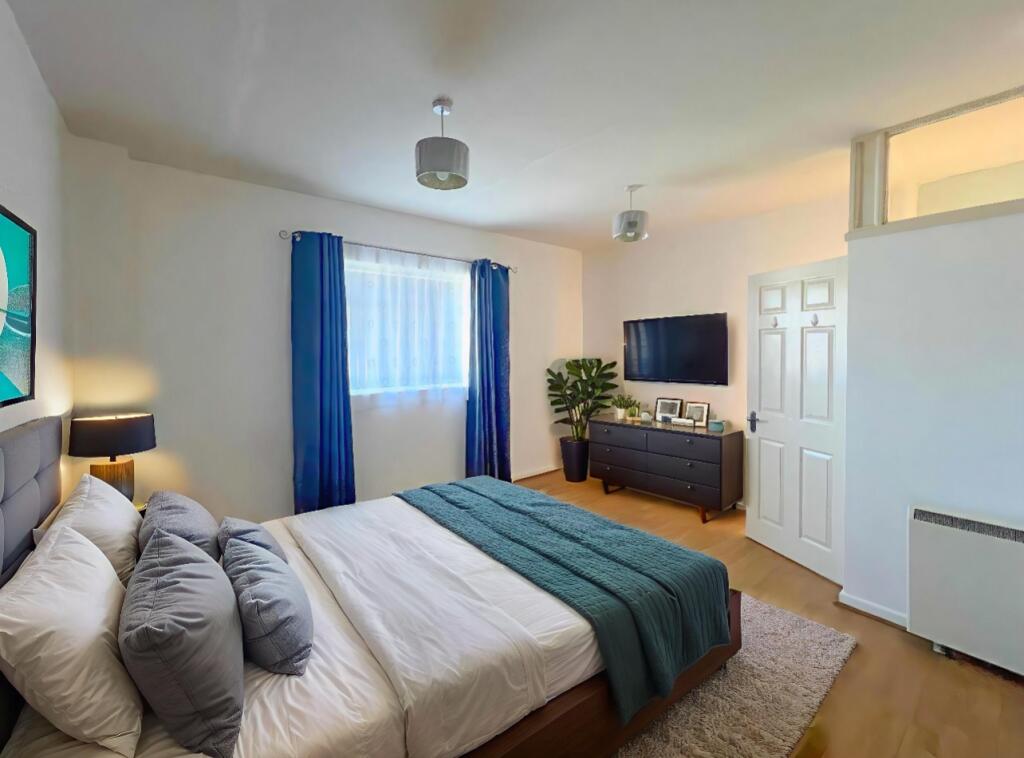 Main image of property: Ground Floor 2 bedroom Flat, Express House, Howsell Road, WR14 1TF