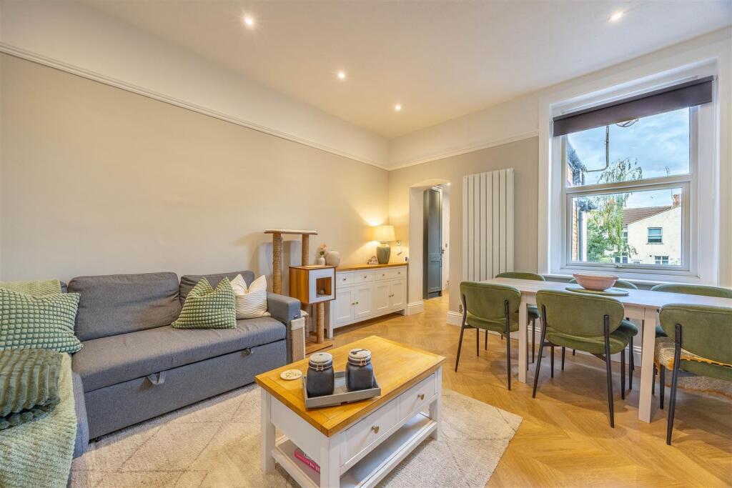 Apartment in Southend-on-Sea, Westcliff-on-Sea - View 5