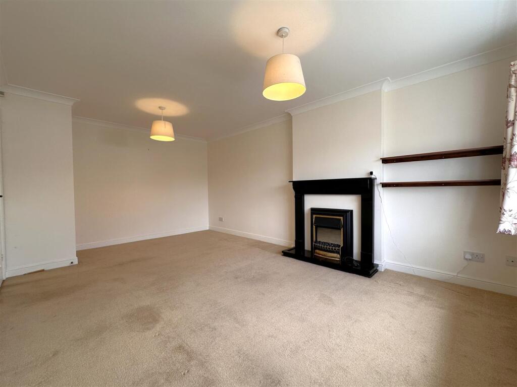 Clayton Close, Newark - View 5